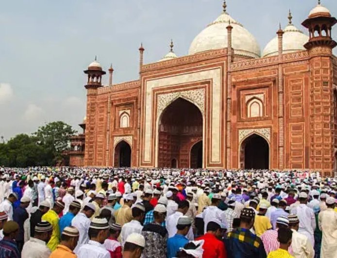रमजान के 30 रोजे पूरे कर शनिवार को मनेगी मीठी ईद, मस्जिदों और ईदगाहों में मुकम्मल हुई नमाज की तैयारियां