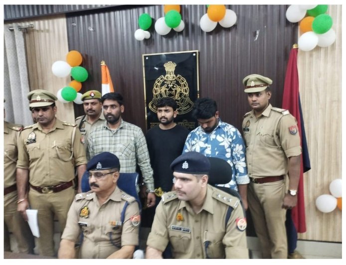Moradabad : मुरादाबाद पुलिस ने कटघर में अवैध हथियार फैक्ट्री का भंडाफोड़ किया