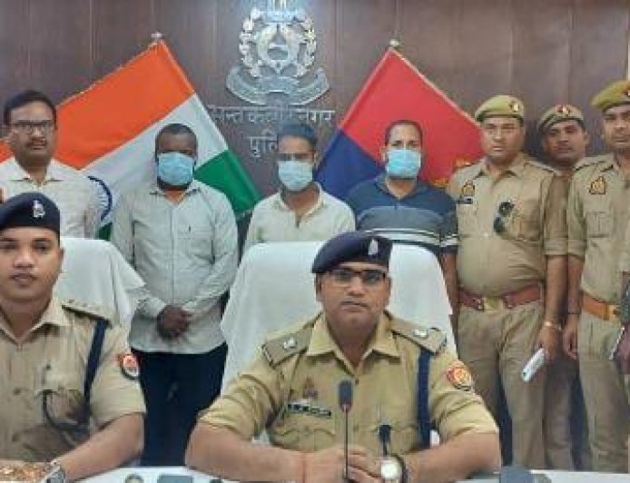 Santkabirnagar : सागौन के पेड़ों की चोरी करने वाले गिरोह के तीन सदस्य गिरफ्तार, लकड़ी और गाड़ियां बरामद