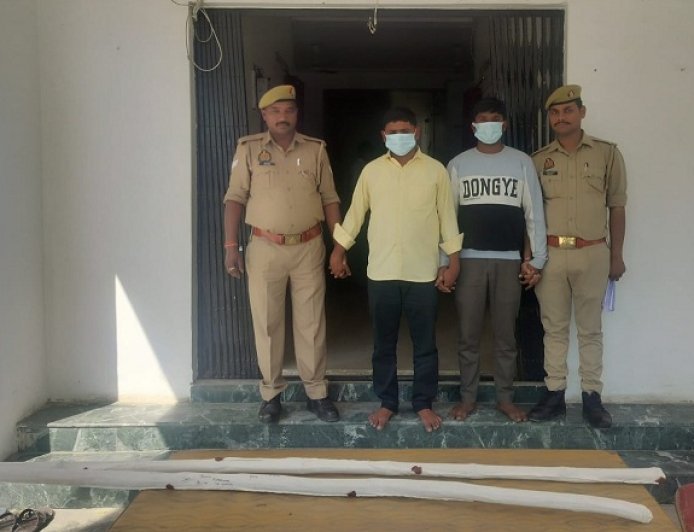 Hardoi: कछौना पुलिस ने मारपीट मामले में दो आरोपियों को किया गिरफ्तार, लाठी-डंडा बरामद।