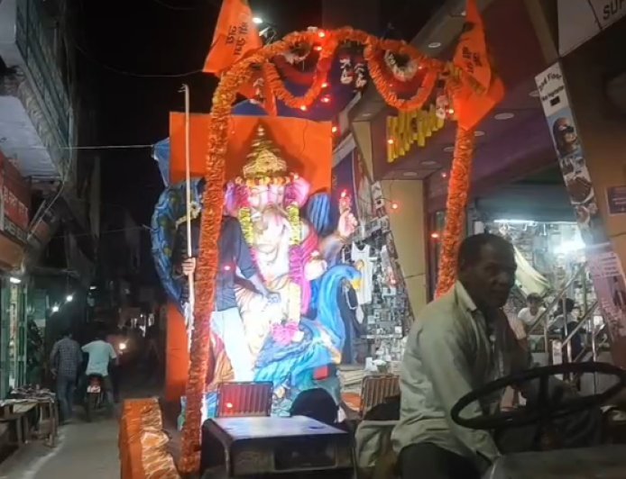 Sambhal : सम्भल में रामनवमी जुलूस धूमधाम से निकला, पोस्टर को लेकर दो पक्षों में विवाद