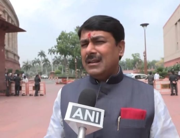 Sitapur : भगवान राम पर विवादित बयान से समाजवादी पार्टी ने झाड़ा पल्ला, सांसद बोले, पार्टी का कोई संबंध नहीं