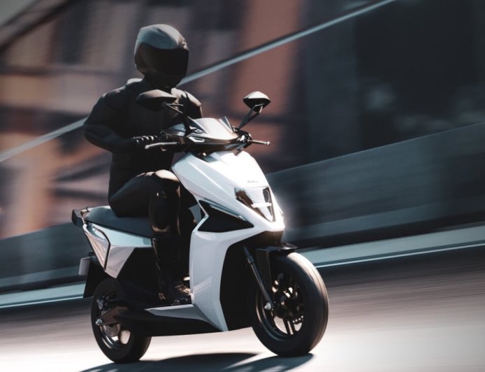 इलेक्ट्रिक टू-वीलर खरीदने वालों के लिए बड़ी राहत: 31 मार्च के बाद भी जारी रह सकती है सरकारी सब्सिडी।