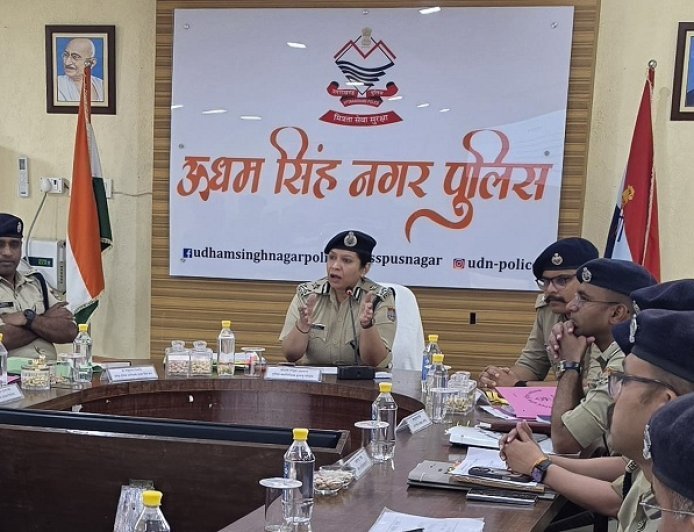 Udham Singh Nagar: पुलिस महानिरीक्षक कुमायूं ने सभी अधिकारियों के साथ की मीटिंग। 