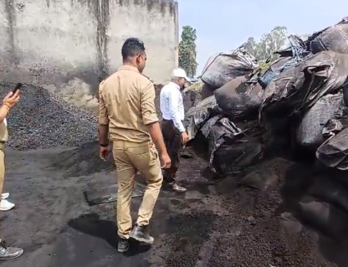 Sambhal: अवैध ईंधन पर सख्ती: ईंट भट्टों पर टायर जलाने का खुलासा, कार्रवाई के निर्देश। 