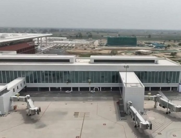 Lucknow: कनेक्टिविटी का रिकॉर्ड स्थापित करेगा नोएडा इंटरनेशनल एयरपोर्ट, इंटरनेशनल फ्लाइट पकड़ने दिल्ली नहीं, अब जेवर आएंगे उत्तर भारत के लोग। 