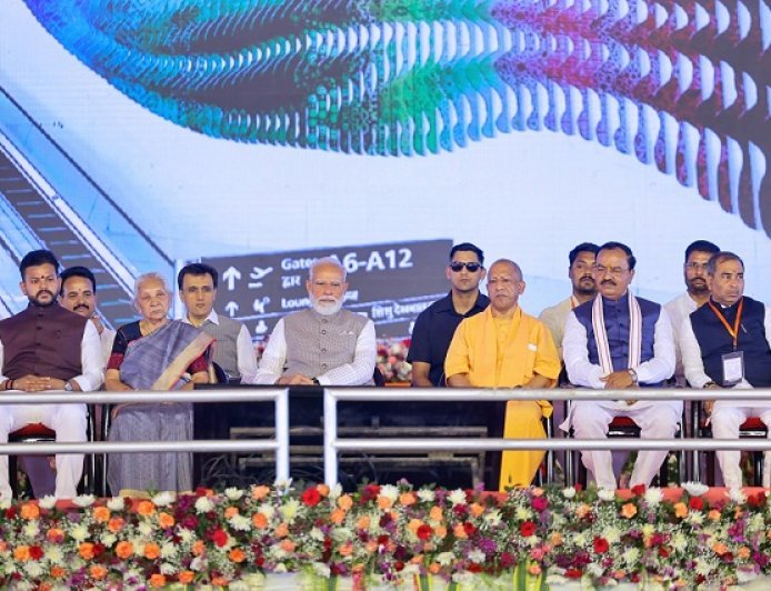 Jewar: दिग्गज बोलेः जेवर बना यूपी का गहना, वैश्विक हब बनने की ओर अग्रसर नोएडा इंटरनेशनल एयरपोर्ट। 