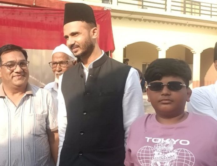 Sambhal: अमेरिका में ट्रंप के खिलाफ विरोध प्रदर्शन पर बोले सांसद बर्क, 'गलत नीतियों के खिलाफ अब जनता भी उठा रही है आवाज'।