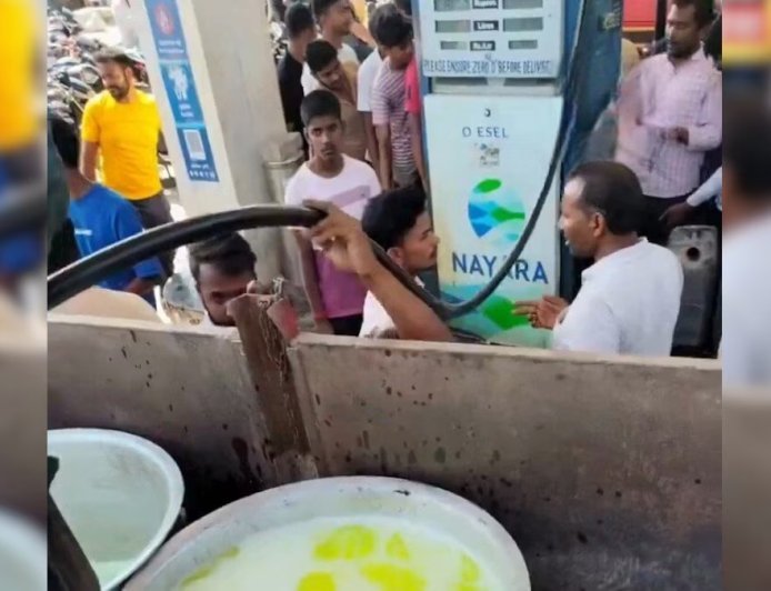 देवरिया में ईंधन संकट का खौफ: टेंट हाउस के बर्तनों में भरा जा रहा पेट्रोल और डीजल, सुरक्षा मानकों की सरेआम उड़ी धज्जियां।