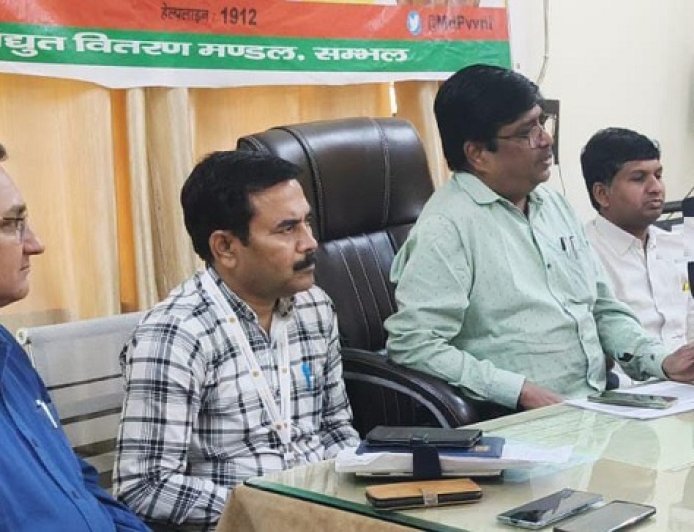 Sambhal: स्मार्ट मीटर को लेकर फैली भ्रांतियों पर बिजली विभाग का बड़ा खुलासा, ‘नेगेटिव बैलेंस से बचें, खुद कटेगी लाइट’। 