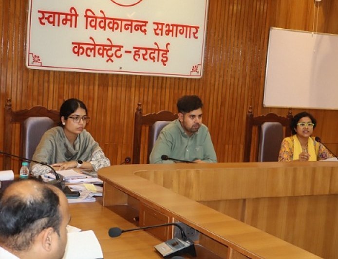 Hardoi: जिलाधिकारी की अध्यक्षता मे हुई जिला स्तरीय जनगणना समन्वय समिति की द्वितीय बैठक। 