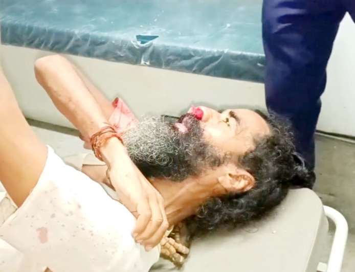 Barabanki : हनुमान मंदिर के पुजारी की सड़क हादसे में मौत, बाइक सवार ने मारी टक्कर