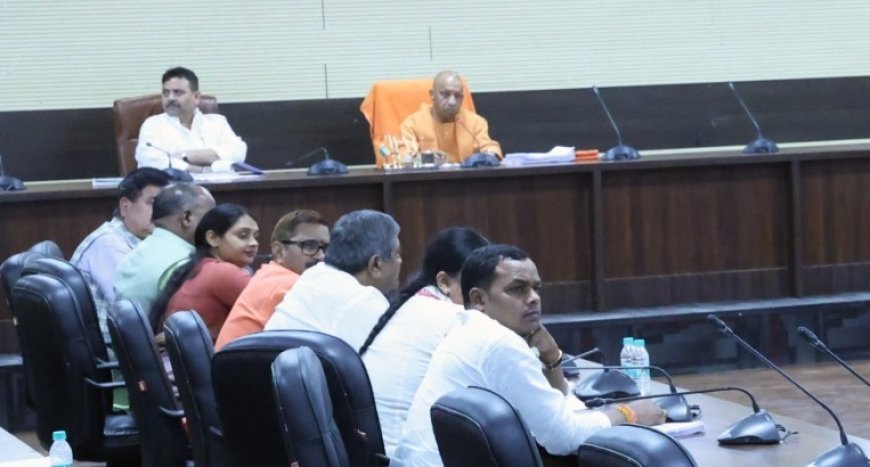 Varanasi: श्री काशी विश्वनाथ धाम में नहीं मिलनी चाहिए दर्शनार्थियों के साथ दुर्व्यवहार की शिकायत- मुख्यमंत्री