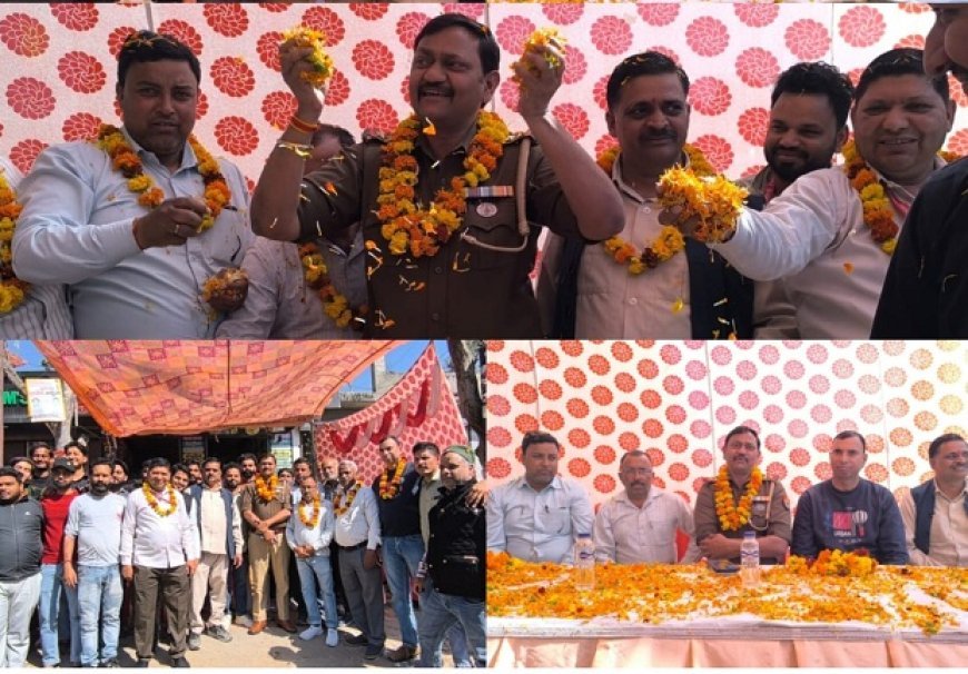 Saharanpur: प्रेस कल्ब छुटमलपुर व दर्पण न्यूज परिवार ने मनाया फूलो का होली पर्व थाना प्रभारी भी हुए शामिल। 