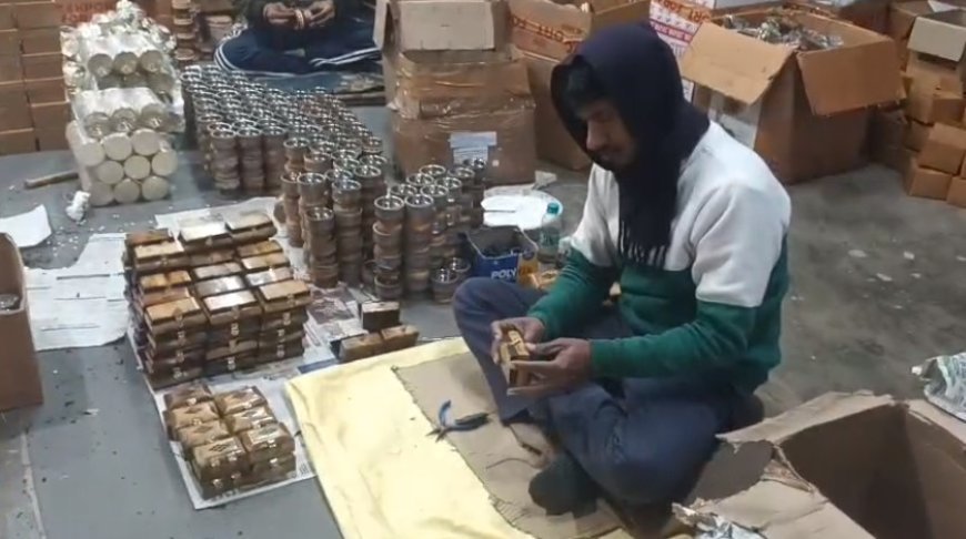 Sambhal: ईरान-इज़राइल जंग की आंच सम्भल के हैंडीक्राफ्ट पर, 30 हजार कारीगरों की रोज़ी पर मंडराया संकट। 