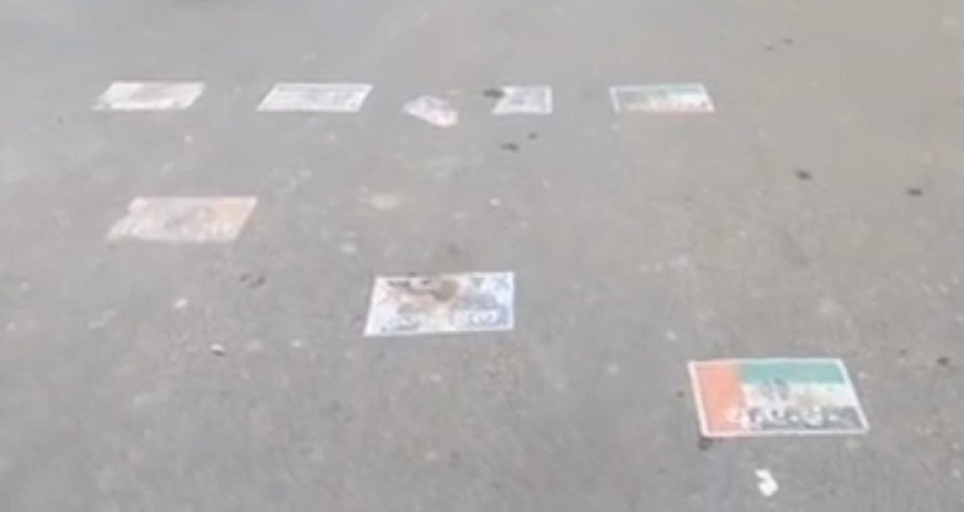 Hapur: खामेनेई की मौत की खबर से हापुड़ में हलचल, विरोध में सड़क पर लगाए गए पोस्टर।