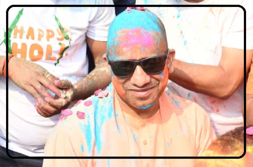 Gorakhpur: योगी ने गोरखनाथ मंदिर में होली की शुरुआत की, कहा- शांति और विश्वास से ही उत्सव का असली रंग।