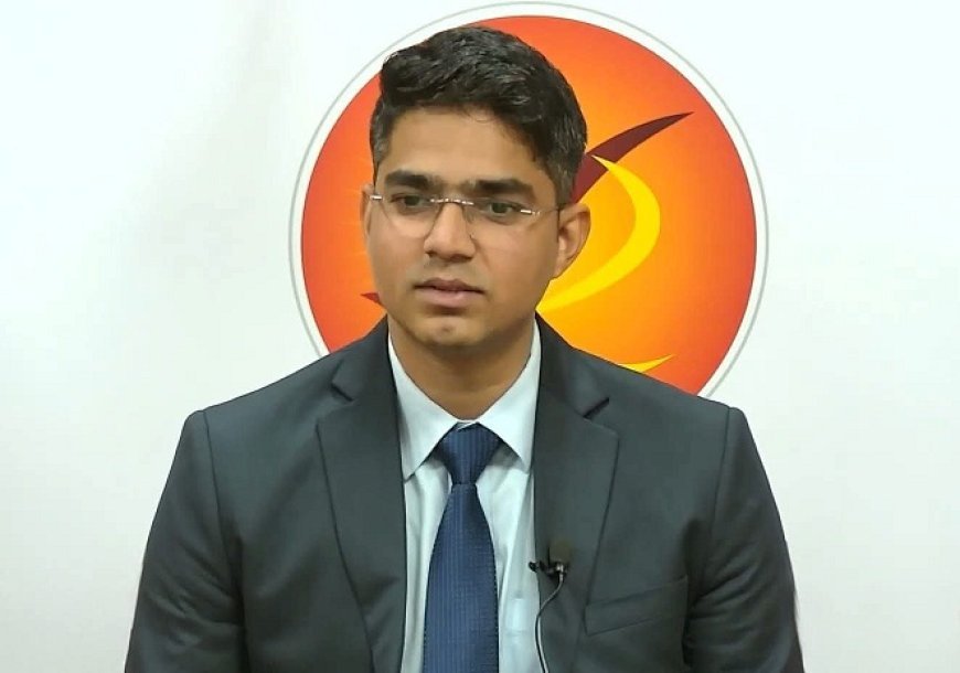 Jaunpur: जौनपुर के शुभम सिंह चंदेल बने IAS, UPSC में 378वीं रैंक हासिल कर बढ़ाया जिले का मान।