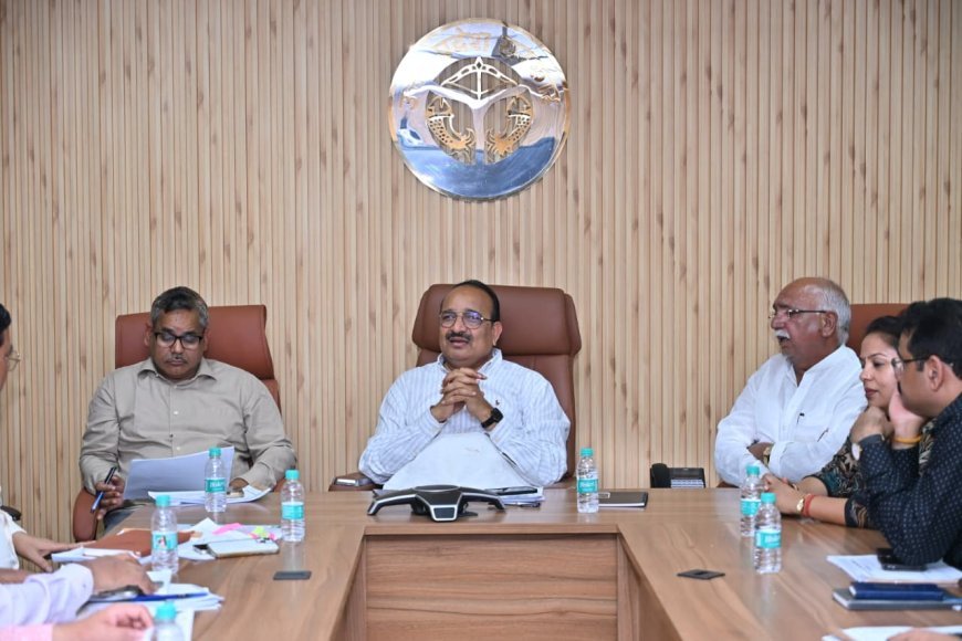 Lucknow : मंत्री दिनेश प्रताप सिंह ने औद्यानिक योजनाओं की प्रगति की समीक्षा, अधिकारियों को समयबद्ध लक्ष्य पूरे करने के दिए निर्देश