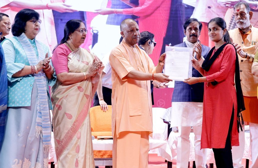 Lucknow : अंतर्राष्ट्रीय महिला दिवस पर अग्रणी महिलाएं नारी शक्ति अवार्ड से सम्मानित