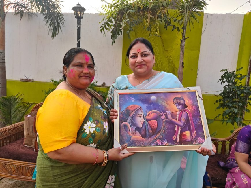 Hardoi : कुबेर लाल जनसेवा संस्थान ने महिला दिवस पर किया नारी सम्मान, होली मिलन में फैले रंग