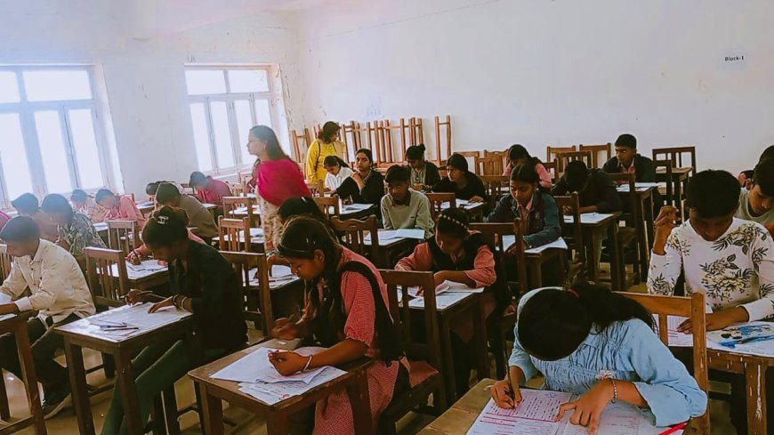 Lucknow : पहली बार पूरे प्रदेश में एक ही दिन हुई अटल आवासीय विद्यालय प्रवेश परीक्षा