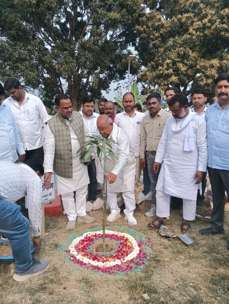 Sitapur : जल अर्पण कार्यक्रम, ग्राम पंचायत को सौंपी गई पेयजल योजना की जिम्मेदारी