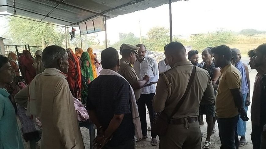 उत्तर प्रदेश के अमेठी में भीषण सड़क हादसा- खड़े ट्रक से दो बाइक टकराईं, तीन की मौत।