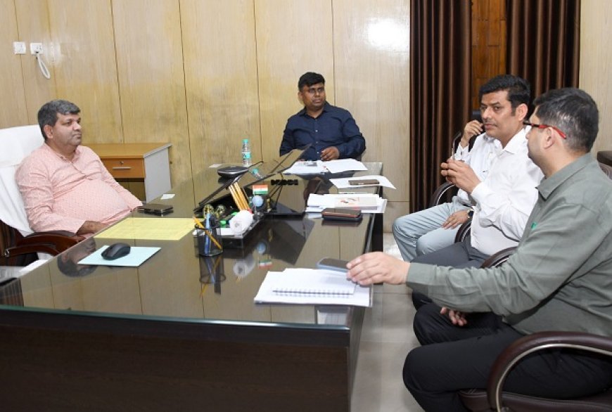 Lucknow: उपभोक्ता हितों की सुरक्षा और पारदर्शिता पर जोर, मंत्री आशीष पटेल ने की विभागीय समीक्षा। 