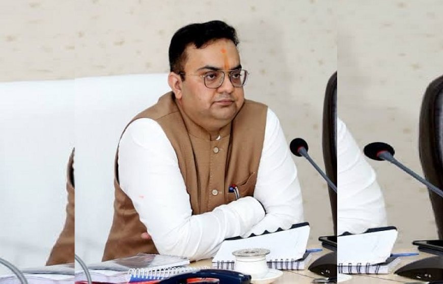 Bahraich: डीएम अक्षय त्रिपाठी सख्त: पेट्रोल-डीजल और गैस आपूर्ति पर विशेष निगरानी, जमाखोरी पर होगी कार्रवाई। 