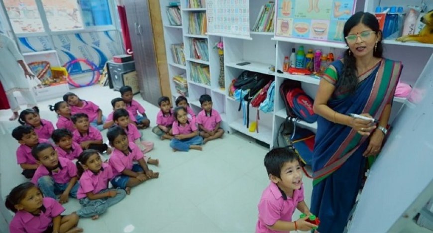 मुख्यमंत्री युवा योजना से महिला सशक्तीकरण: गोरखपुर की अनिता मद्धेशिया ने शुरू किया प्ले स्कूल, बनीं आत्मनिर्भर। 