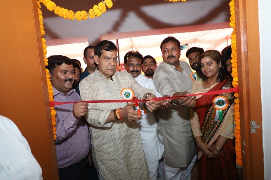 Lucknow : मऊ में शिक्षा और विकास को मिली नई गति: मंत्री ए के शर्मा