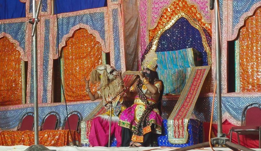 Lakhimpur- Kheri : रामवाटिका धाम में भक्त प्रह्लाद लीला का भावपूर्ण मंचन, श्रद्धालु भावविभोर हुए