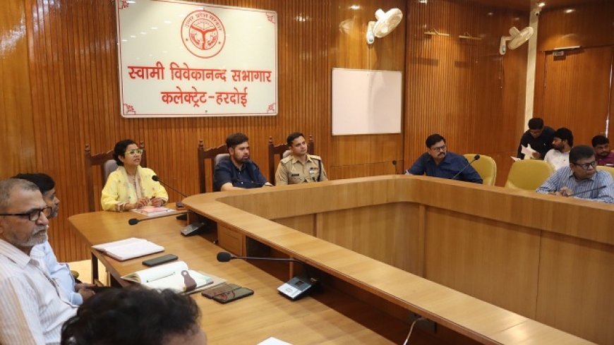 Hardoi: पुलिस भर्ती परीक्षा पूर्णतः निष्पक्ष, पारदर्शी और शांतिपूर्ण ढंग से संपन्न करायेंः-अननुय झा