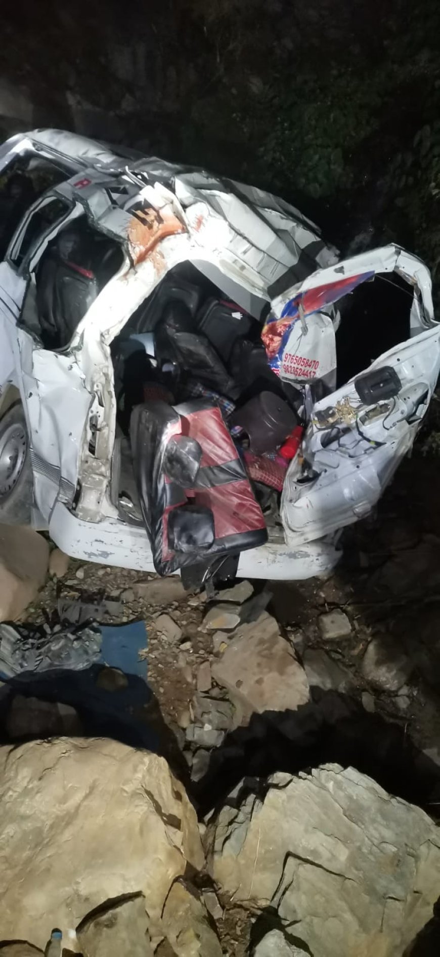 Maharajganj : नेपाल के गोरखा जिले में मनकामना मंदिर से लौटते समय ई-रिक्शा खाई में गिरा, 7 भारतीय तीर्थयात्रियों की मौत