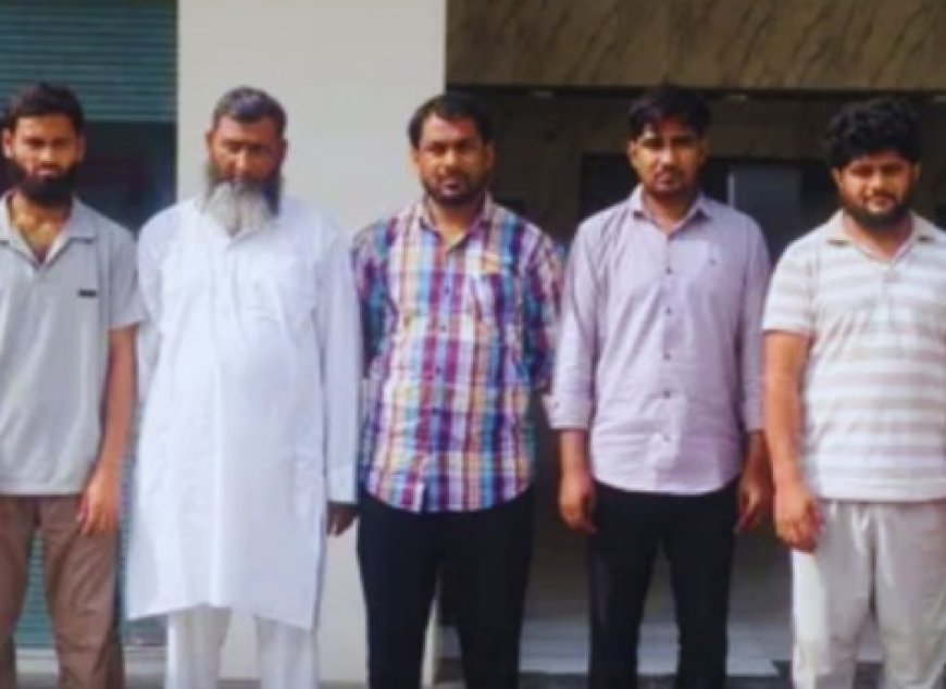 गाजियाबाद में ISI की बड़ी साजिश नाकाम: पुलिस ने पकड़े 6 जासूस, संवेदनशील ठिकानों पर सोलर CCTV लगाने की थी योजना। 