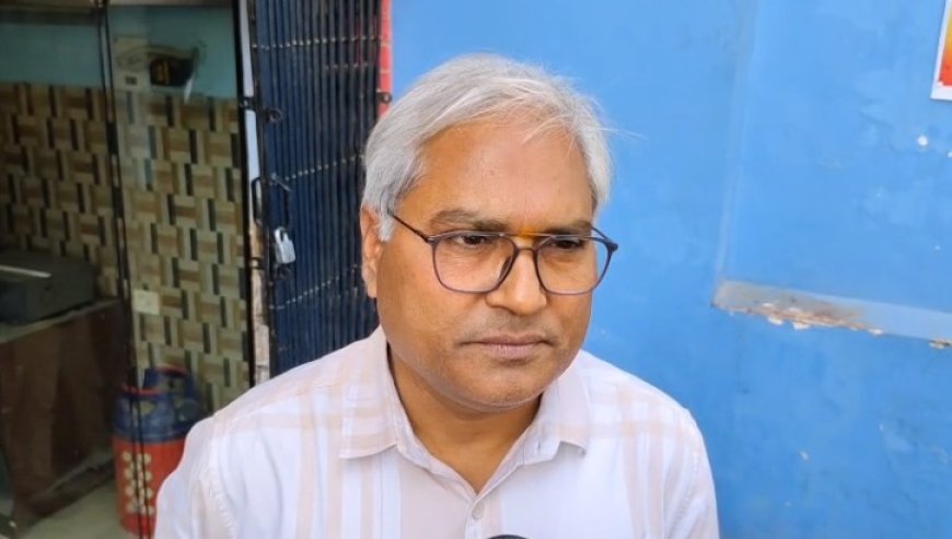 Sambhal: बाइक पर निकले सिटी मजिस्ट्रेट, दो अवैध पैथोलॉजी सेंटर सील - बिना रजिस्ट्रेशन चल रहे अस्पतालों पर भी कड़ी कार्रवाई। 