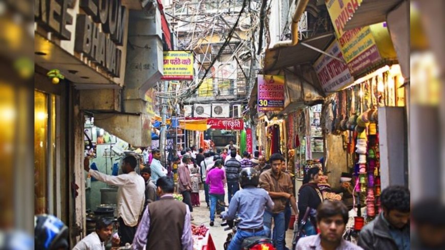 चांदनी चौक का ऐतिहासिक कायाकल्प: बिजली के लटकते तारों के जाल से मुक्त हुई पुरानी दिल्ली की विरासत।