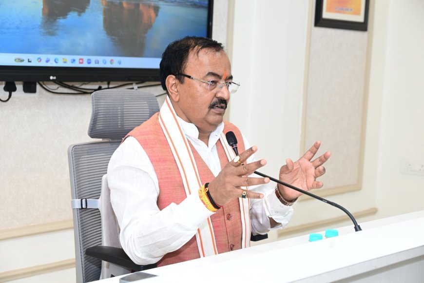 Lucknow : युद्ध स्तर पर काम करें,आजीविका मिशन से जुड़ी संस्थाएं, हर हाल में लक्ष्य पूरा करें- केशव प्रसाद मौर्य