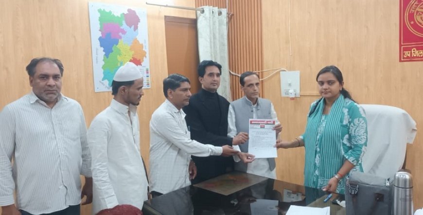 Sambhal: नवरात्र, चांद रात और ईद की तैयारियों को लेकर सपा का ज्ञापन, व्यवस्थाओं को लेकर उठाई अहम मांगें।