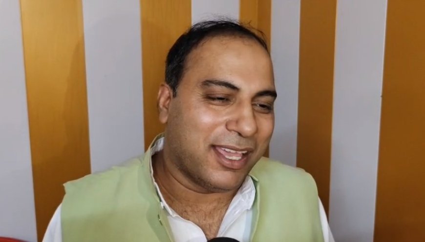 Sambhal: धुरंधर फिल्म पर विवाद, प्रोड्यूसर अमित जानी का बड़ा बयान—'अतीक अहमद को दिखाना प्रोपेगेंडा नहीं'। 