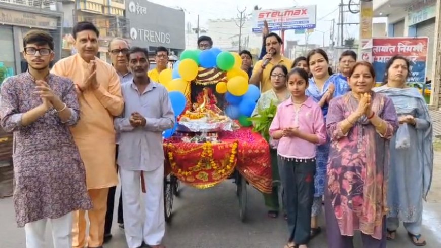Sambhal: चैत्र नवरात्रि का आगाज़: चामुंडा मंदिर में उमड़ी आस्था, अखंड ज्योत से रोशन माहौल। 