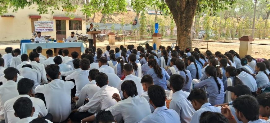 Sultanpur : सुल्तानपुर में एनएसएस विशेष शिविर के दूसरे दिन पालीथीन मुक्ति रैली और बौद्धिक संगोष्ठी हुई