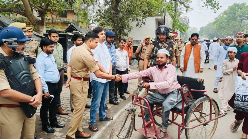 Hardoi : हरदोई में ईद-उल-फितर पर सुरक्षा व्यवस्था का जायजा लेकर परखी गई तैयारियां, डीएम- एसपी ने शांति व सुरक्षा का संदेश दिए