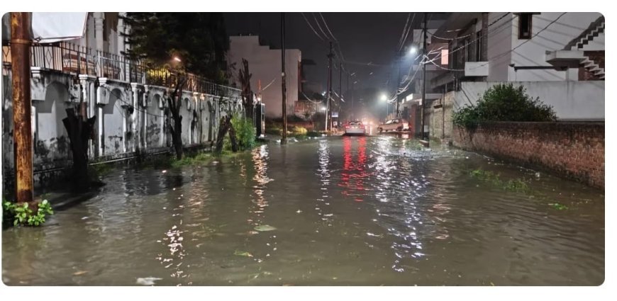Moradabad : तीन घंटे की मूसलाधार बारिश से शहर पानी-पानी, एमडीए और आवास विकास कॉलोनियां डूबीं