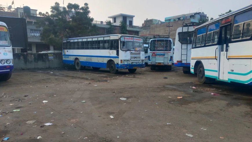 Gonda : मनकापुर बस स्टॉप से बड़गांव पुलिस चौकी तक सड़क किनारे अतिक्रमण हटाने के निर्देश, उद्योग-व्यापारियों की समस्याओं पर तेज कार्रवाई के आदेश