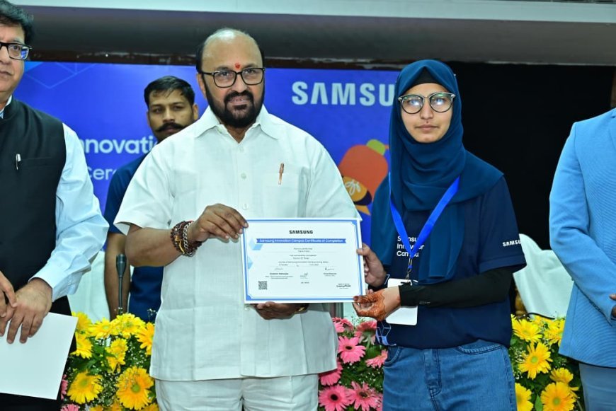 Lucknow : तकनीकी शिक्षा से सशक्त हो रहे युवा, उच्च मंत्री योगेंद्र उपाध्याय ने 400 छात्रों को दिए प्रमाणपत्र