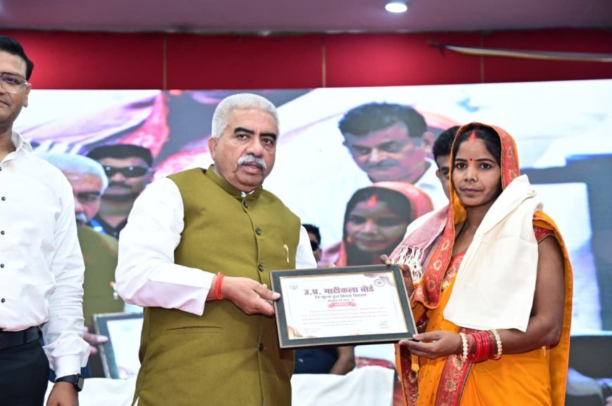 Lucknow : माटीकला उद्योग को नई पहचान देने की दिशा में बड़ा कदम, राज्य स्तरीय कार्यशाला, सेमिनार एवं पुरस्कार वितरण समारोह सम्पन्न