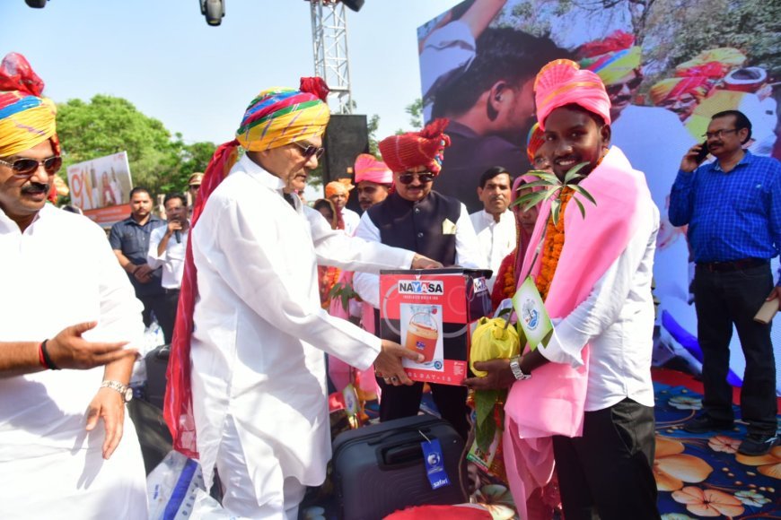 Lucknow : नगर विकास एवं ऊर्जा मंत्री ए के शर्मा ने जौनपुर में मुख्यमंत्री सामूहिक विवाह कार्यक्रम में बतौर मुख्य अतिथि हुए उपस्थित