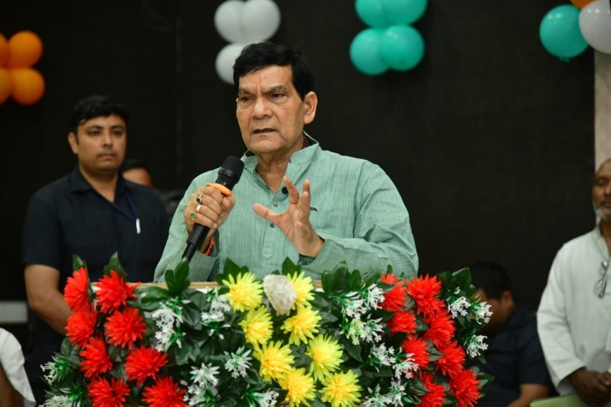 Lucknow : सहकारिता से समृद्धि का संकल्प: मंत्री ए.के. शर्मा ने मऊ में किया जिला सहकारी बैंक के अधिवेशन में प्रतिभाग